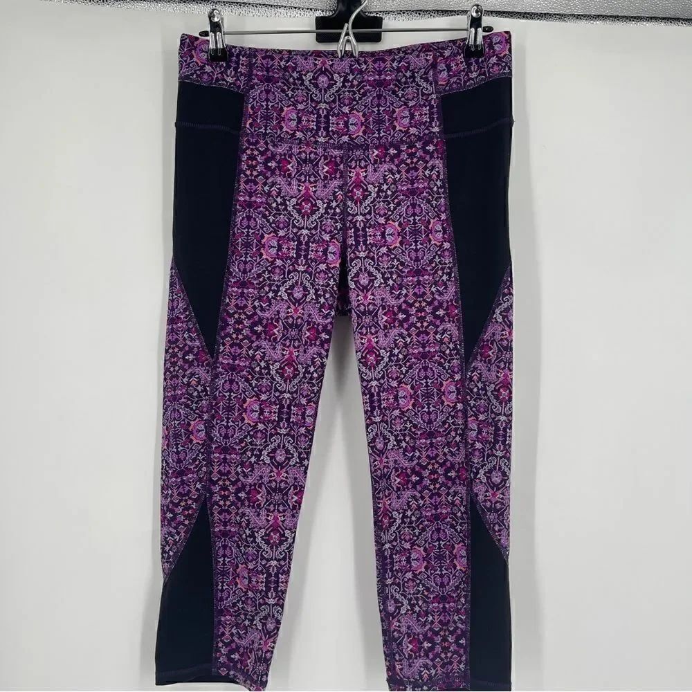 Athleta Chaturanga Capri Leggings Sz L